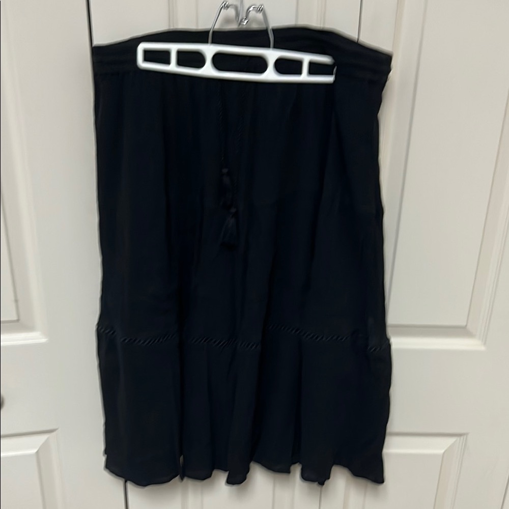 Laura Scott black skirt L, excellent preowned condition